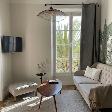 Superbe T2 Climatise Au Centre + Parking Apartment Cannes